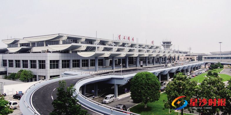 　　长沙黄花国际机场改造后的T1航站楼全景。