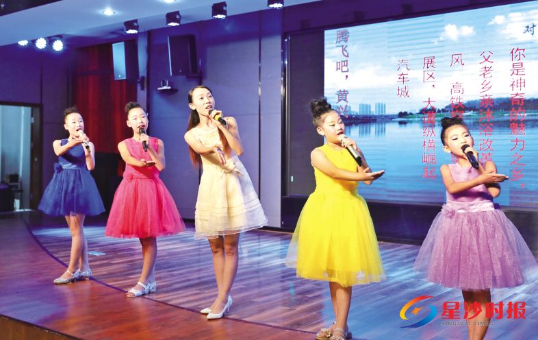 　　8月14日，长沙县第六届“书香星沙”中华经典诵读比赛第一场预赛开赛。 章帝 摄