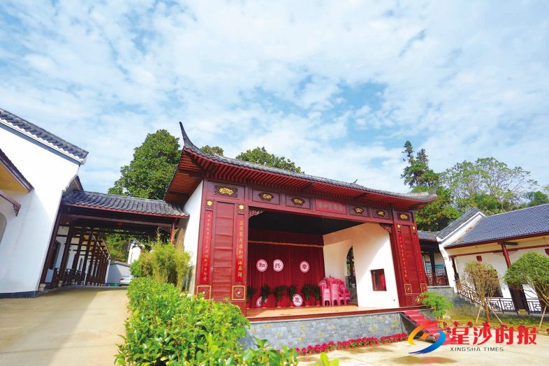 　　长沙县开慧镇葛家山村乐和大院一角。　　章帝 摄