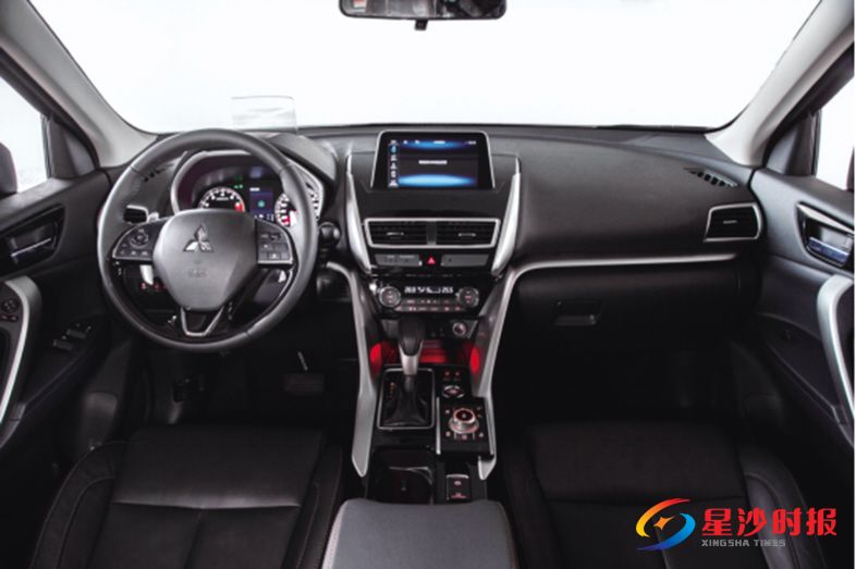 　　奕歌的内饰采用了全新设计语言，同样运动感十足。
