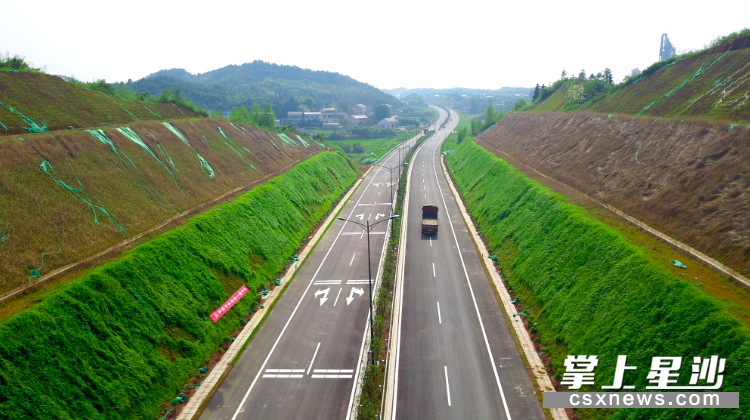 岳汝高速联络线建成通车