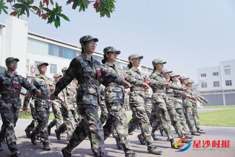 　　5月8日，长沙县第四期青年干部训练营的100名青年干部开始了为期一个半月的集训。章帝 摄