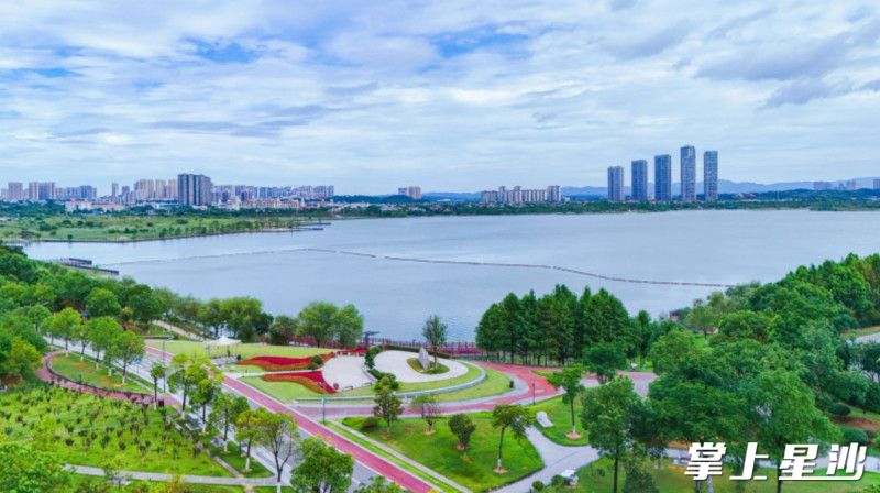 松雅湖碧波荡漾,风景秀丽。章帝 摄 松雅湖碧波荡漾,风景秀丽。章帝 摄