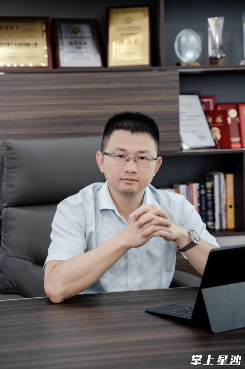 湖南省科技创业领军人才、湖南省企业创新达人、长沙市最美科技工作者等“勋章”加身，张作良不断书写着“星”青年创新创业的“星”篇章。均为企业供图