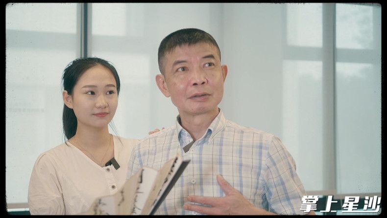 叶凯正在拍摄短剧内容。 陈晨 摄