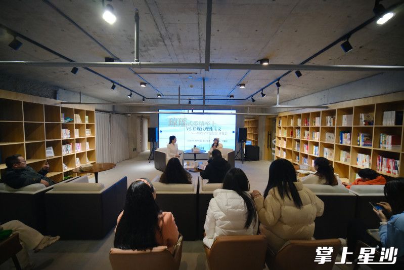 美邻空间·悦湘龙不仅是居民的“第二客厅”，也成了企业发展的“线下朋友圈”。章帝 摄