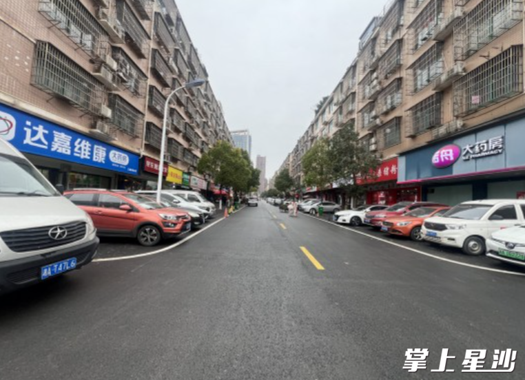 泉星社区物流园“两清两建”改造后路面平整、停车井然有序。均为街道供图