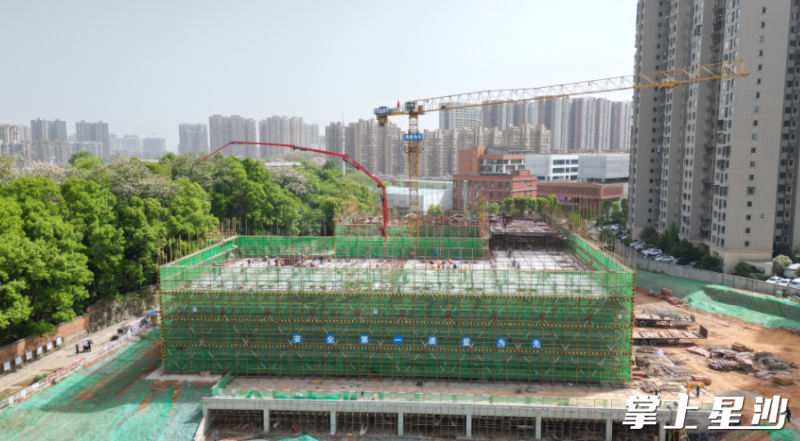 湖南机电职业技术学院9#栋学生宿舍楼项目将为近1800名学生提供全新的住宿环境。均为湘龙街道供图