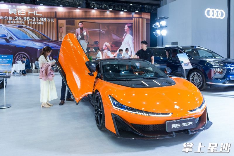 2025湖南车展为观众呈现了一场集科技、创新与体验于一体的汽车盛宴。