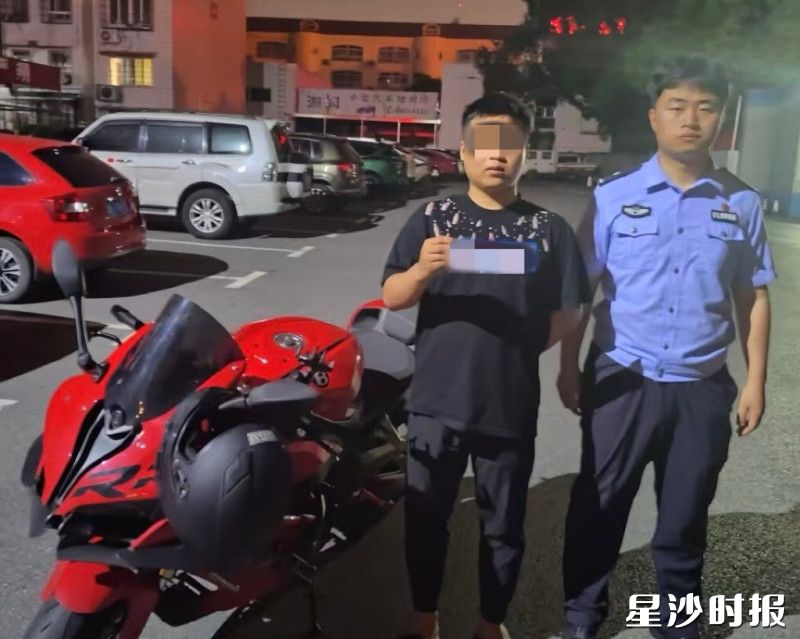 交警查处半夜“炸街”车辆。均为县公安局交警大队供图