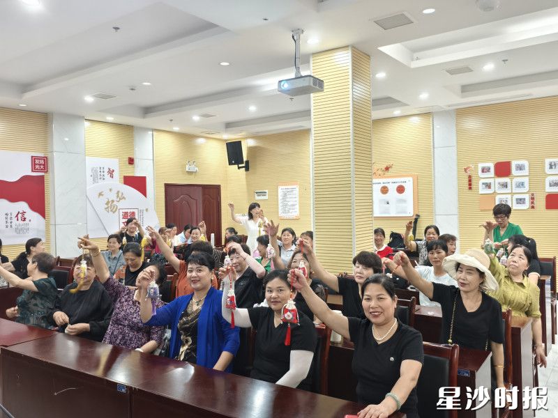 活动现场。湘龙街道南塘冲社区供图