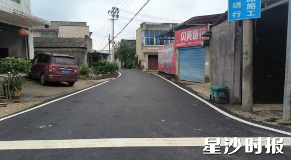 竣工后的“崩坎-一口”村道。