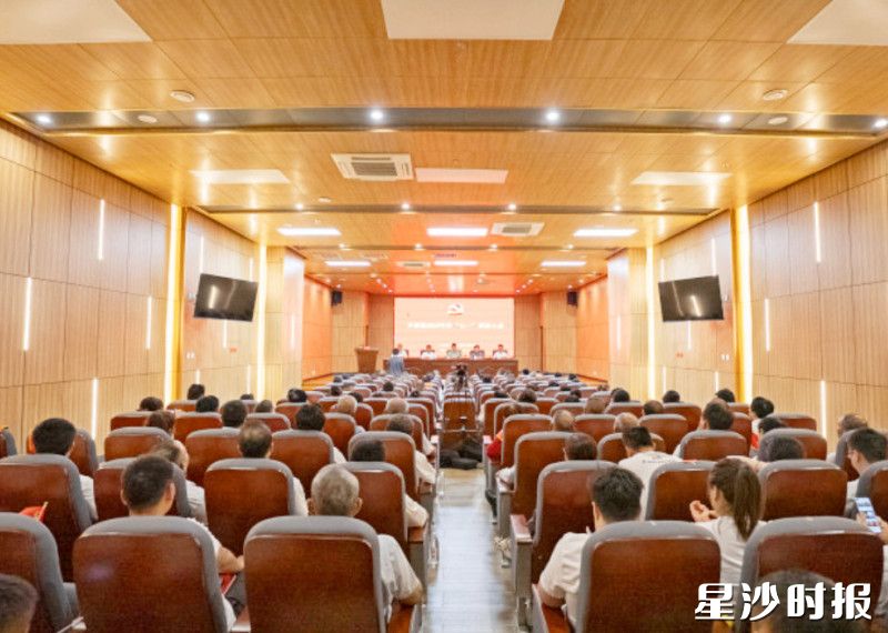 图为会议现场。均为张庆 摄