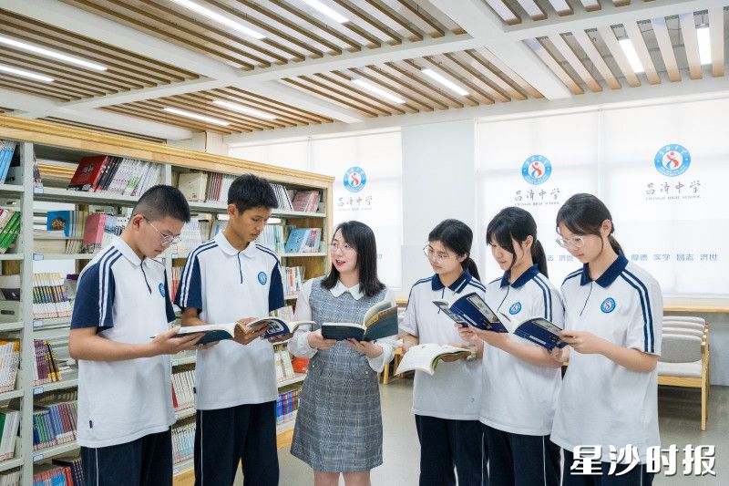 麓山昌济创设“阅读工程”，每周2节深度阅读课，每月1篇读书心得，每学期1部经典研读。