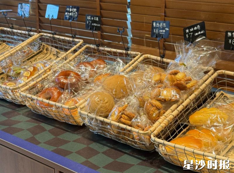 玲琅满目的面包十分诱人。均为受访者供图