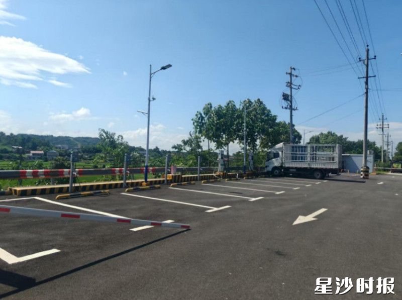 青山铺社区充电站累计充电6万余度，不仅减少碳排放近3万吨，更为村集体攒下真金白银，预计年净收益突破7万元。杨源 摄