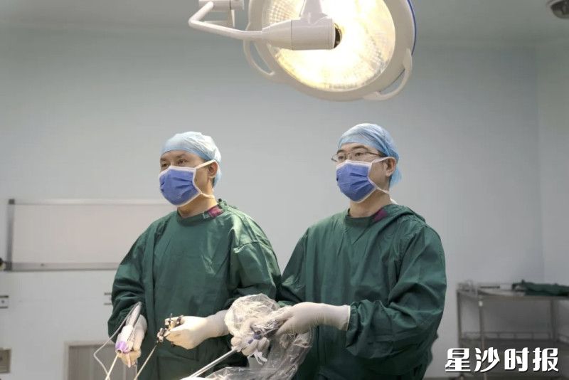 医院年手术量近2000台,单日手术量最高达19台。均为医院供图 医院年手术量近2000台,单日手术量最高达19台。均为医院供图