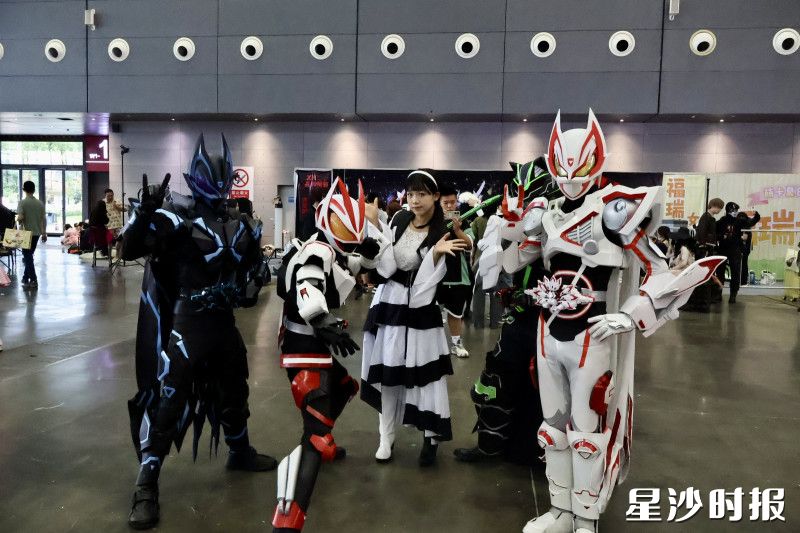 众多知名 COSER 现身活动现场，与粉丝们亲密互动。