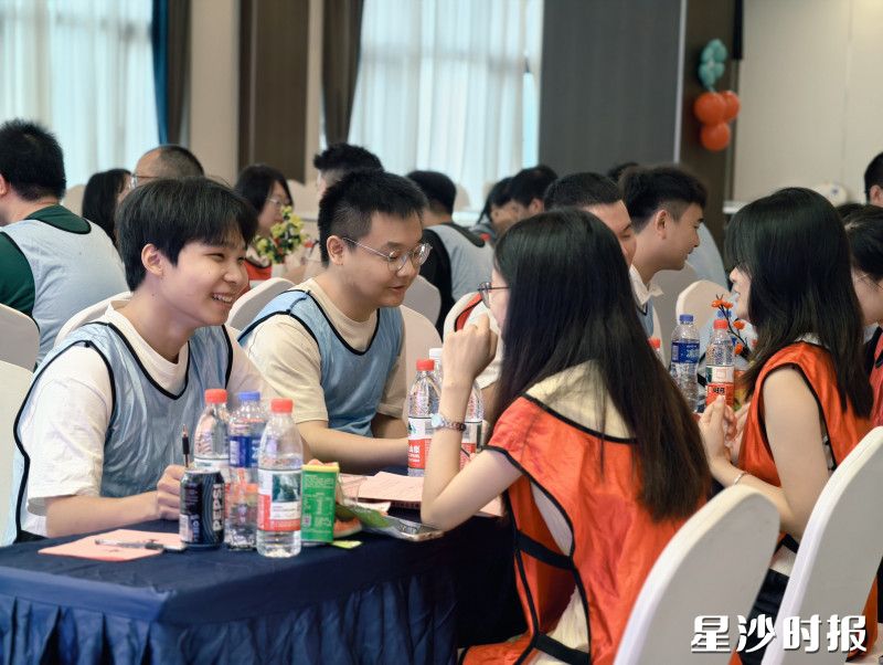“破冰游戏”活动现场。社区供图