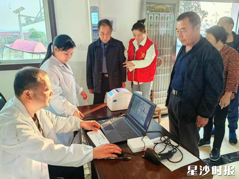 二十年来，吴海既是“宣传员”也是“组织员”，是群众心中的好干部。金井镇供图