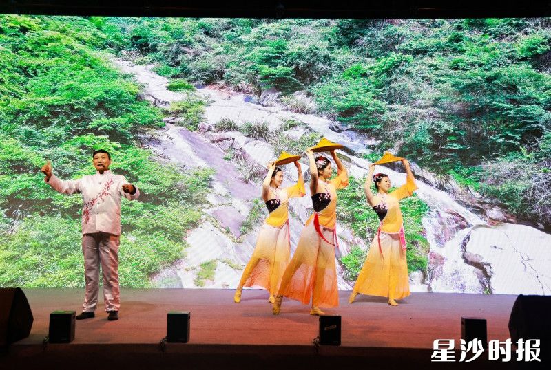 充满北山乡土韵味的山歌演绎。