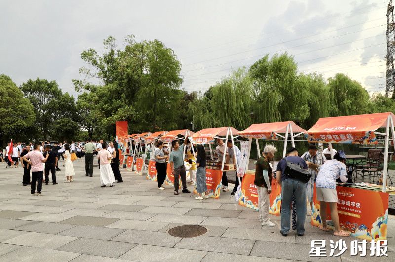 安沙镇借助赛事平台，为企业提供宣传窗口，开拓农村消费增量空间。阮霖浩 摄