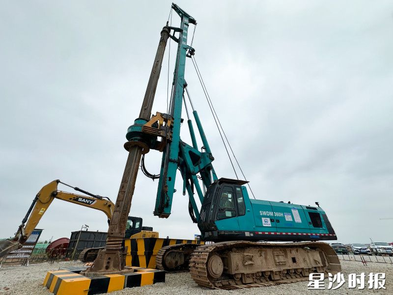 长赣铁路（湖南段）首根桩在长沙县成功打下。刘思源 摄