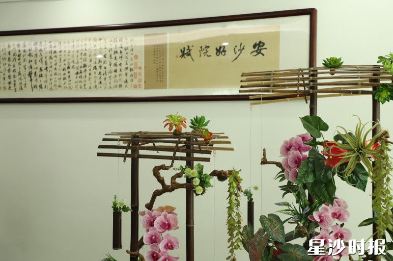 今年7月,安沙镇将原有的湖湘插花非遗花艺馆提质升级为墨韵花香艺术馆。均为阮霖浩 摄 今年7月,安沙镇将原有的湖湘插花非遗花艺馆提质升级为墨韵花香艺术馆。均为阮霖浩 摄