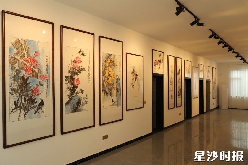 墨韵花香艺术馆致力于探索书画与插花两项非遗艺术的深度对话与创新融合。 墨韵花香艺术馆致力于探索书画与插花两项非遗艺术的深度对话与创新融合。