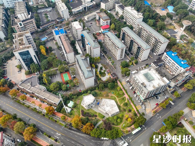 2023年至2024年，全县完成35个农安房小区的改造，惠及居民1.1万余户，图为改造后的开元路片区。均为长沙县住房和城乡建设局供图