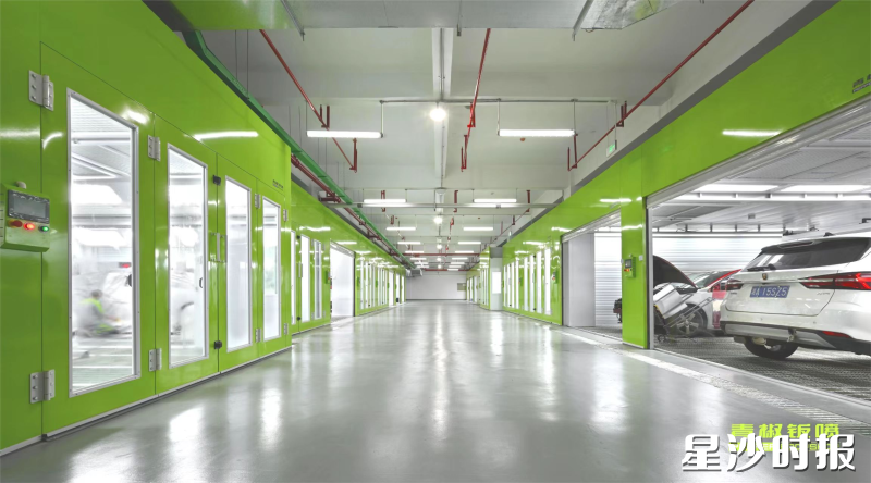 图为流水线作业车间。