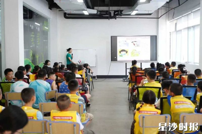 61家基层工会积极响应，开设了形式多样的职工子女暑期托管班。长沙县总工会供图