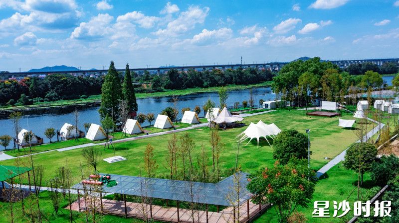 走进江背镇金洲村浏阳河风景区,筒车、渡口、水杉大道映入眼帘。县农业农村局供图 走进江背镇金洲村浏阳河风景区,筒车、渡口、水杉大道映入眼帘。县农业农村局供图