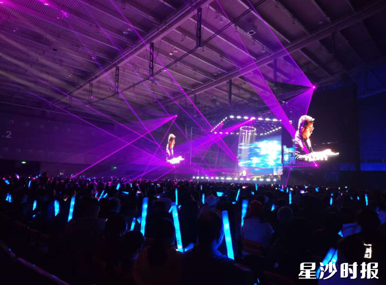 姜育恒“永远”巡回演唱会长沙站现场。吴婉沁 摄