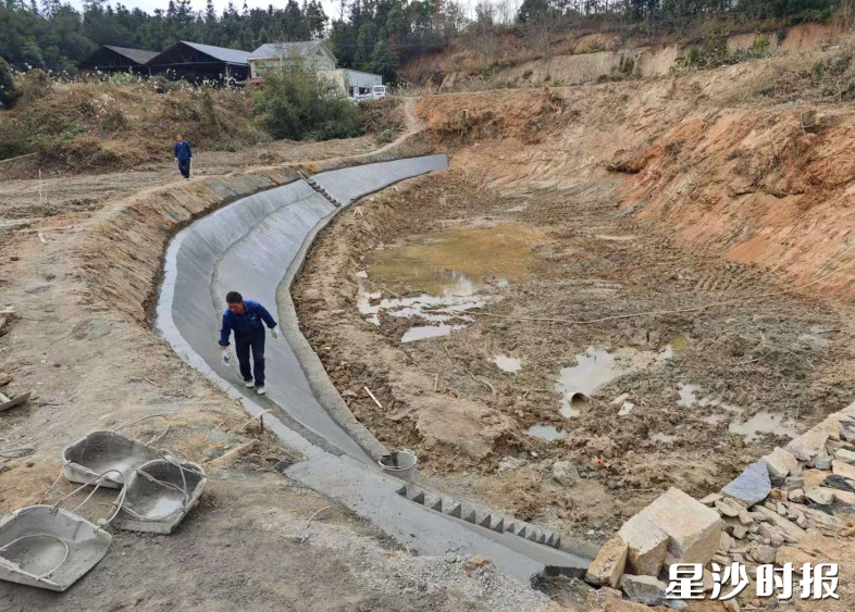 高桥镇百录村水利项目建设现场。高桥镇供图 高桥镇百录村水利项目建设现场。高桥镇供图