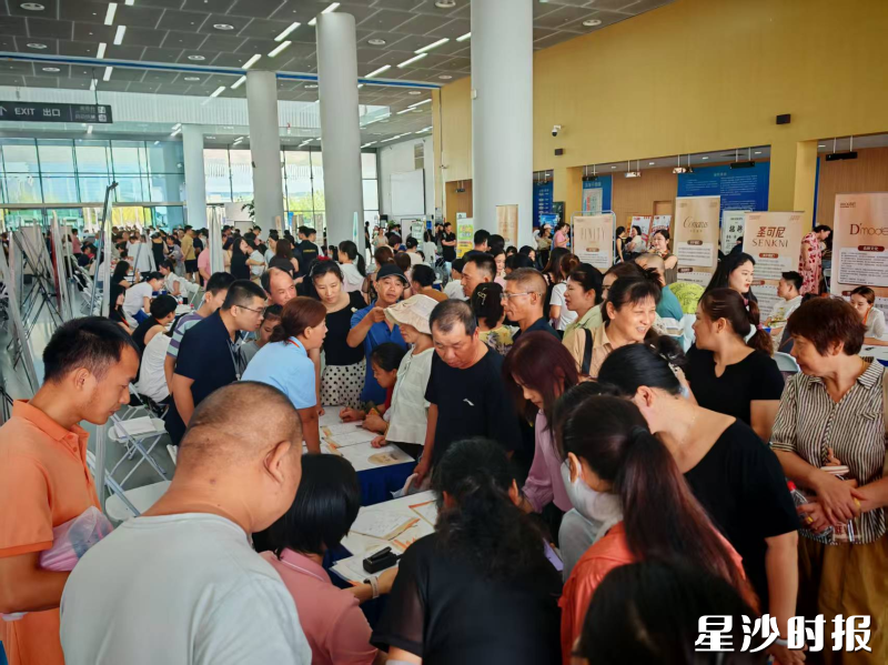 杉杉奥特莱斯就业招聘会专场。