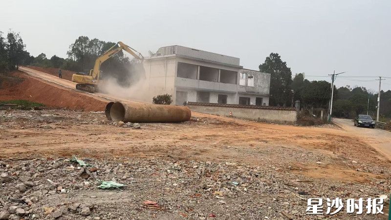 图为G4项目长沙县段首栋房屋“第一拆”现场。均为江背镇供图