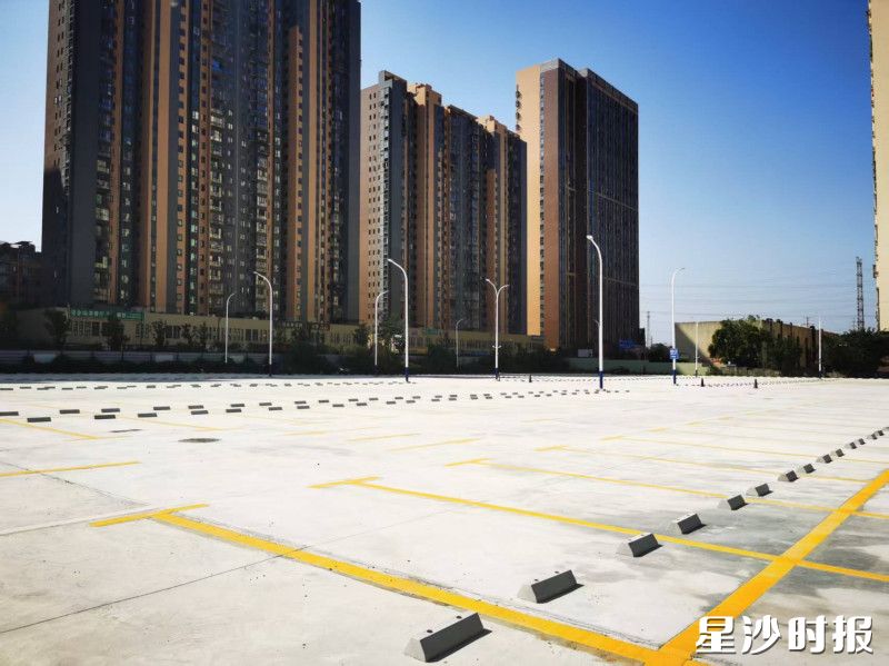 长沙县妇幼保健院新建的停车场。