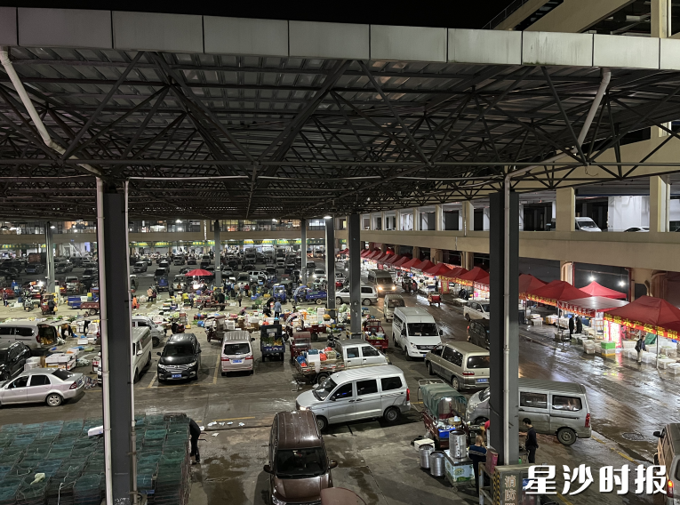水渡河市场确保供应不断档、价格不异常波动。湘龙街道供图