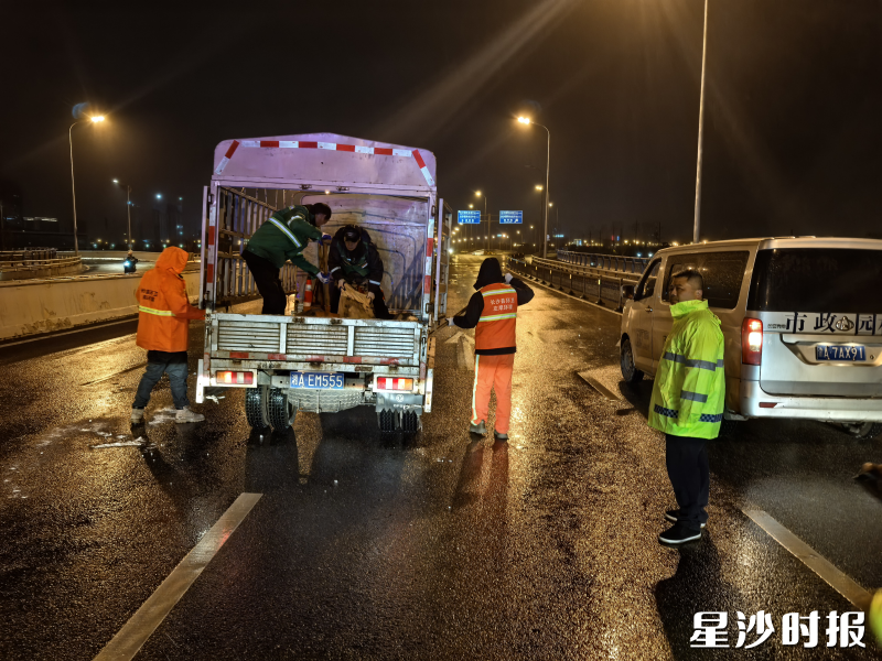 作业现场。黄兴镇供图