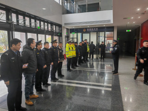 平安繁花丨利剑出鞘护空港 联合整治净环境