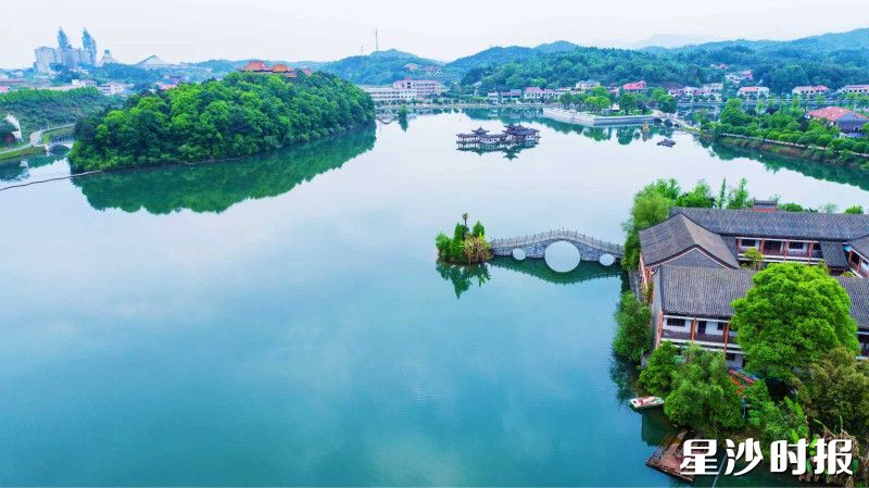 图为印山天玺湖。均为江背镇供图