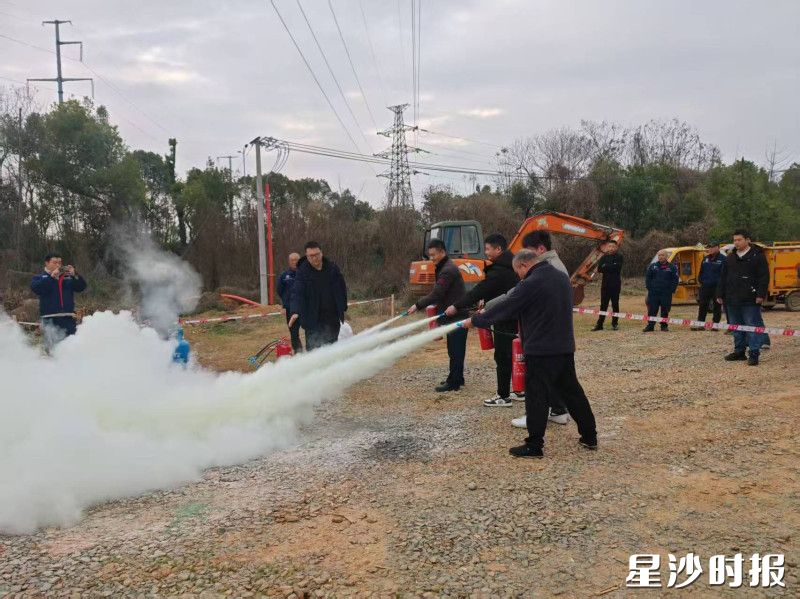 模拟燃气泄漏应急演练现场。街道供图