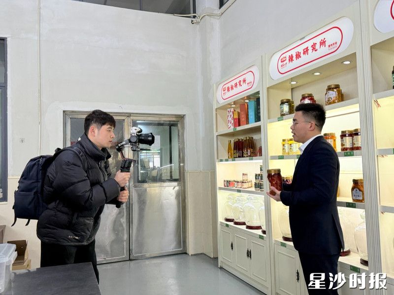 《年的味道·㮾梨打包》系列vlog拍摄片场。均为赵佳慧 摄