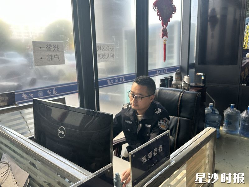 民警依然在坚守岗位。