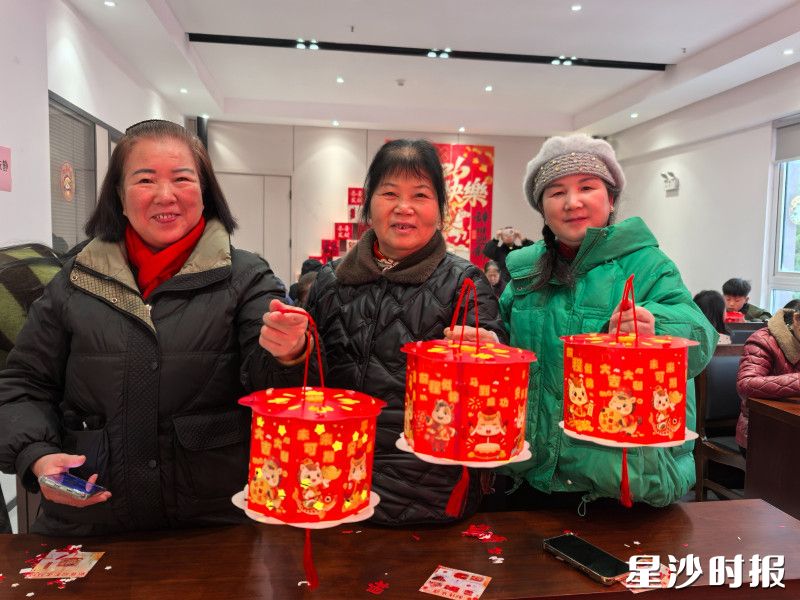 康狮岭活动现场。 康狮岭活动现场。