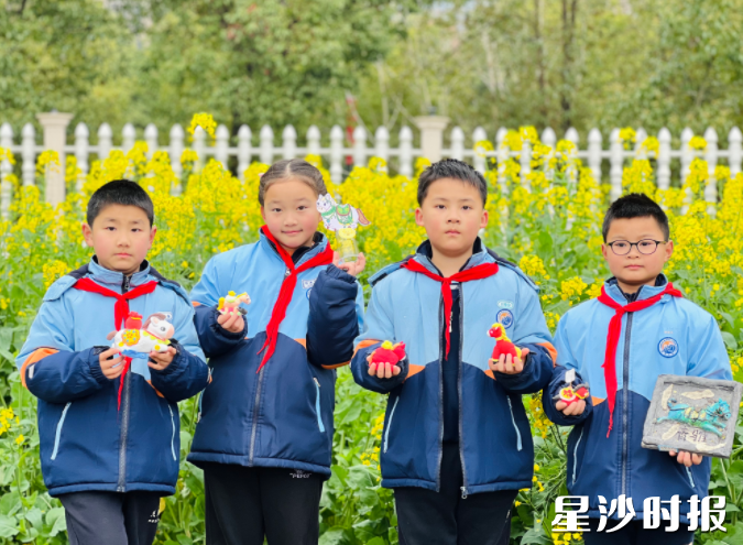 长郡双语星沙学校（西校区）将劳动实践与心理调适深度融合，为新学期注入健康活力。