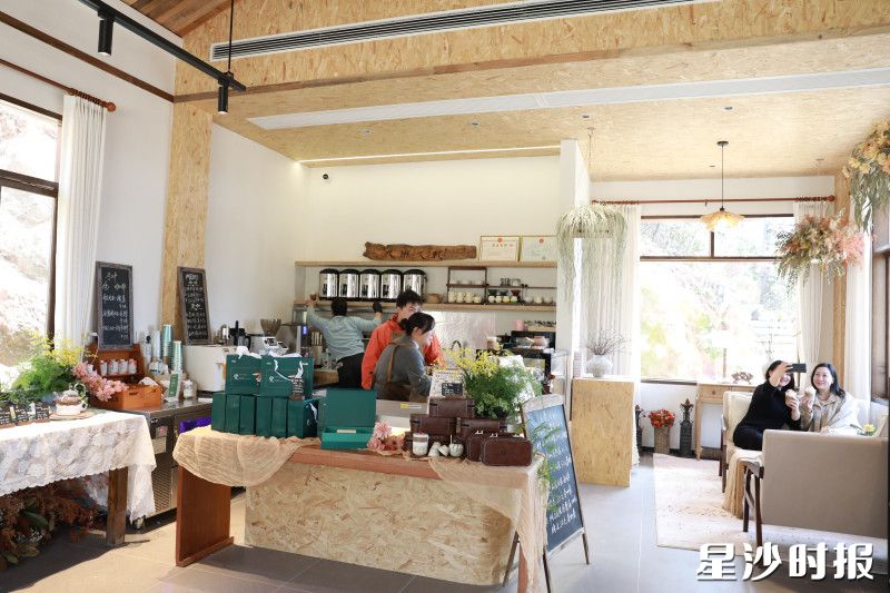 湖南省五星级民宿桐乐·影山居同步举行“隐一茶咖”开业仪式。周汝洁 摄 湖南省五星级民宿桐乐·影山居同步举行“隐一茶咖”开业仪式。周汝洁 摄