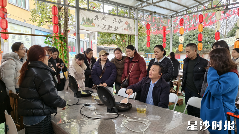 檀木桥社区“三八”国际妇女节活动现场。