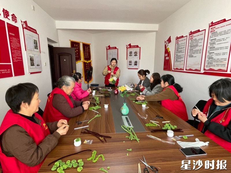 高峰社区活动现场。